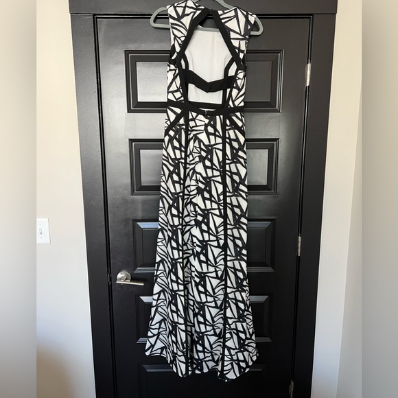 BCBG black and white gown - Picture 4 of 5